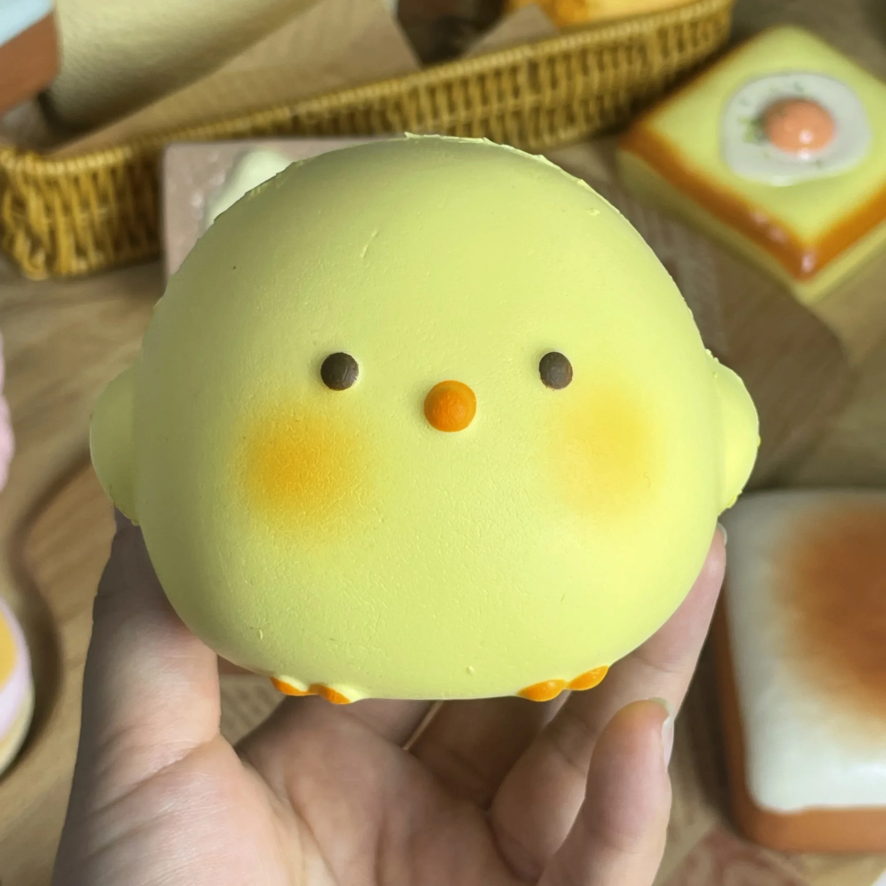 HOT! Cute Giant Chick Squishy  - đánh giá và giá Kids' Toy